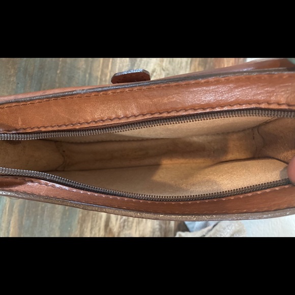 Vintage Peruzzi leather clutch. 9.5”x6” - Picture 5 of 7